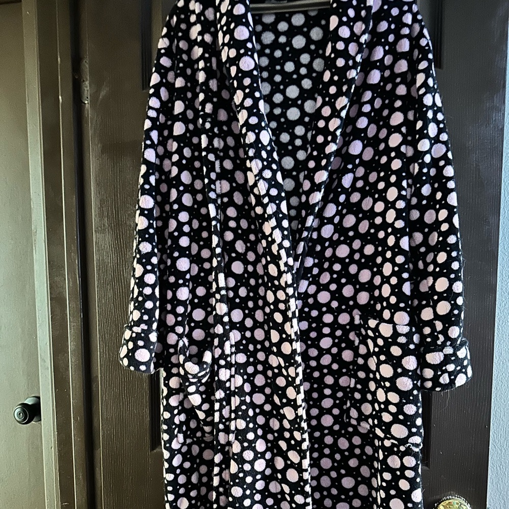 Joe Boxer Black Robe with Pink Dots
X Large